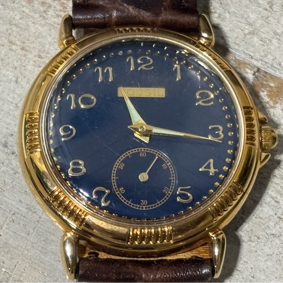 New Vintage❤️Fossil TM-6253 90’s Ladies Watch in Tin - Picture 2 of 8